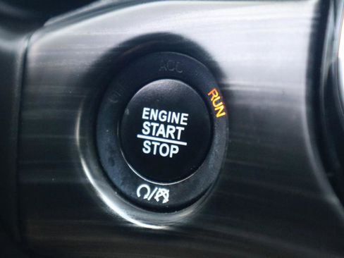 Used 2019 Jeep Grand Cherokee Laredo w/ 18" Wheel & 8.4" Radio Group image 70