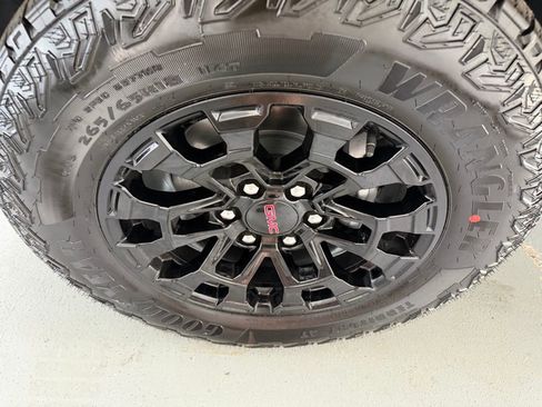 New 2026 GMC Canyon Elevation image 8