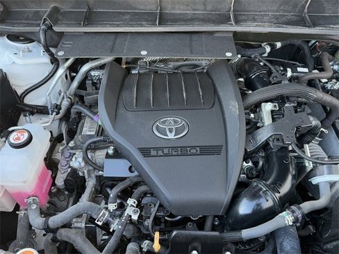 Used 2023 Toyota Highlander LE image 34