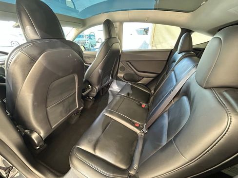 Used 2021 Tesla Model Y Long Range image 22
