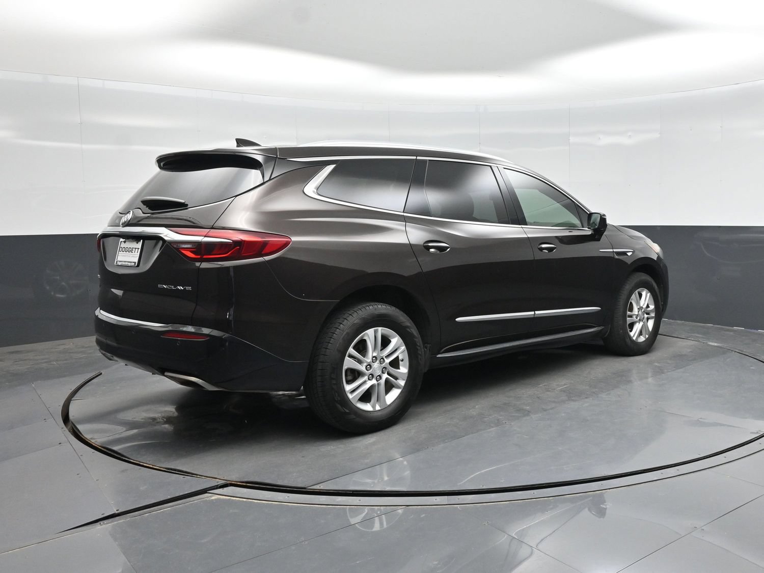 Used 2018 Buick Enclave Essence FWD image 11