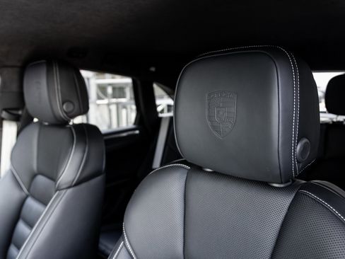 New 2026 Porsche Macan GTS image 23