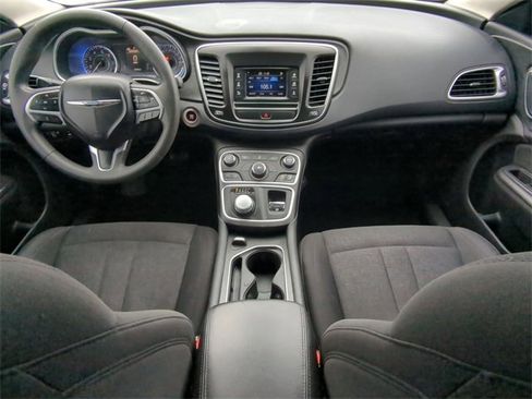 Used 2015 Chrysler 200 Limited image 13