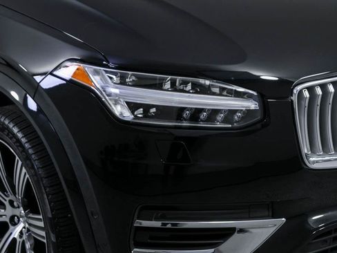Certified 2025 Volvo XC90 T8 Ultra w/ Protection Package Premier AWD/4WD image 40