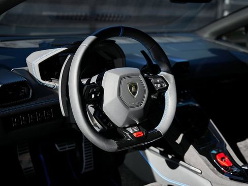 Used 2023 Lamborghini Huracan Tecnica image 33