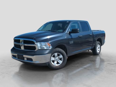 Used 2018 RAM 1500 ST w/ SXT Appearance Group AWD/4WD image 1