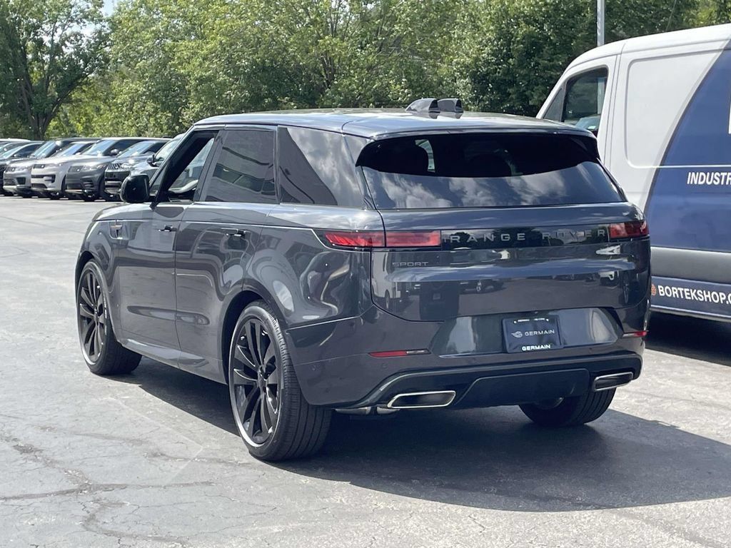 New 2026 Land Rover Range Rover Sport Dynamic SE AWD/4WD image 9