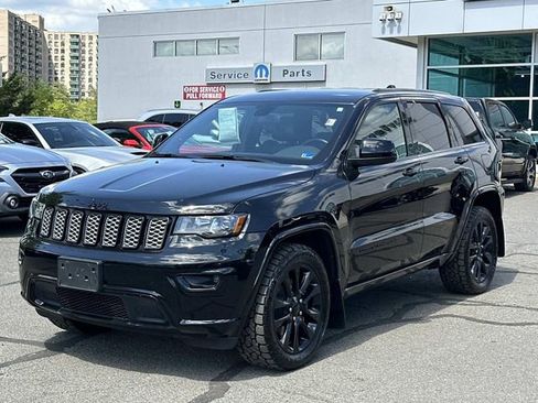 Certified 2021 Jeep Grand Cherokee Laredo X AWD/4WD image 6