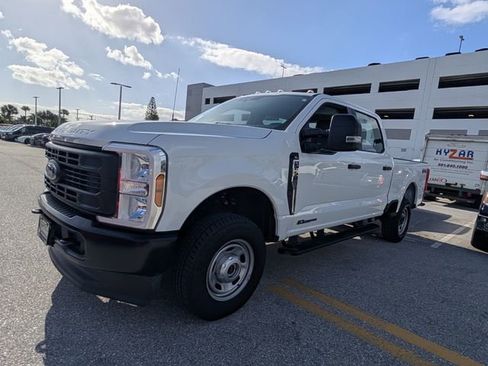 Certified 2025 Ford F250 XL AWD/4WD image 3