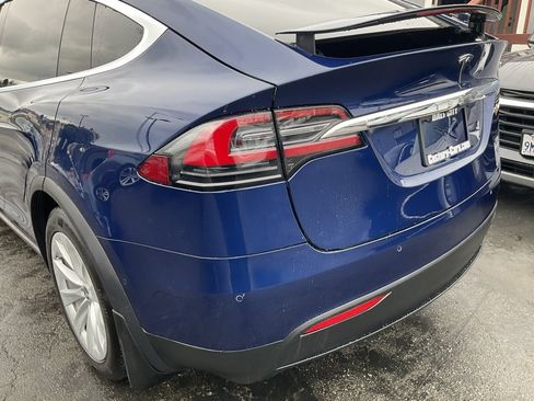 Used 2018 Tesla Model X 100D image 90
