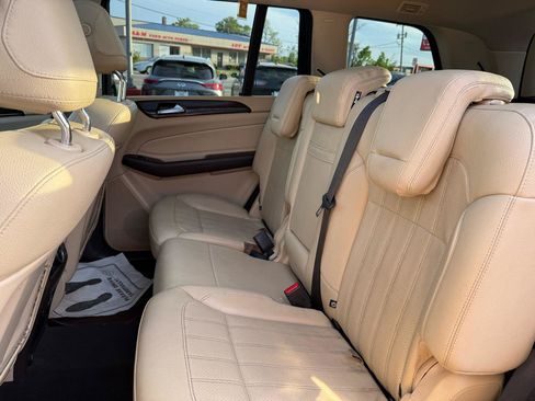 Used 2017 Mercedes-Benz GLS 450 4MATIC image 9