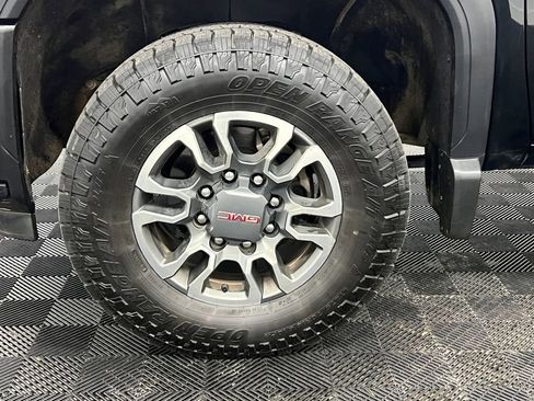 Used 2024 GMC Sierra 3500 SLE w/ SLE Value Package AWD/4WD image 11