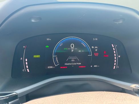 Used 2025 Toyota Camry SE FWD image 11