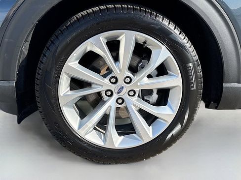 Used 2023 Ford Explorer Platinum w/ Technology Package AWD/4WD image 34