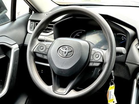 Used 2024 Toyota RAV4 LE AWD/4WD image 29