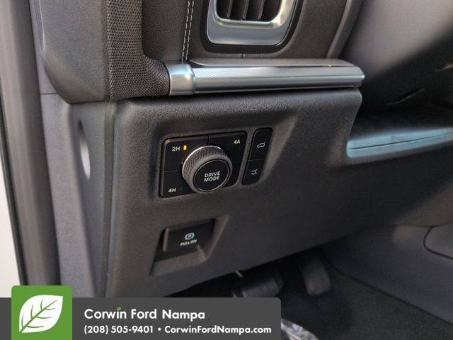 New 2027 Ford Expedition Max Platinum w/ Driver's Package AWD/4WD image 13