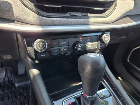 Used 2022 Jeep Compass Sport AWD/4WD image 27