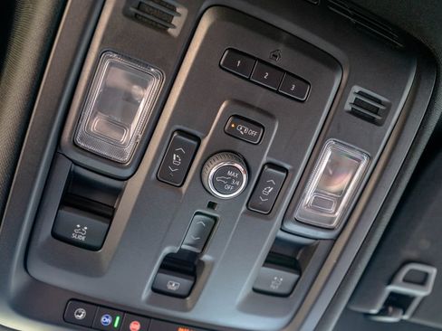 Certified 2024 GMC Yukon XL Denali Ultimate AWD/4WD image 31