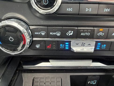 Certified 2024 Ford F350 Platinum w/ FX4 Off-Road Package AWD/4WD image 35