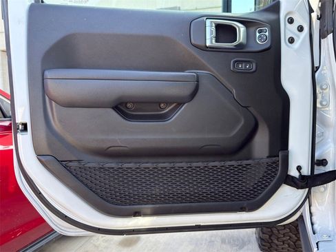 Used 2024 Jeep Wrangler Unlimited Rubicon image 18