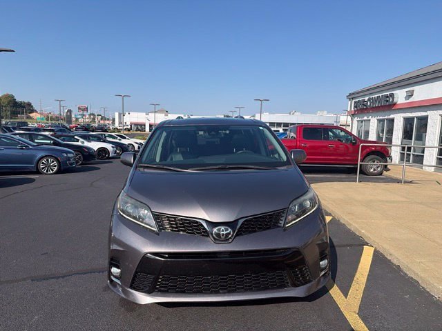 Used 2018 Toyota Sienna SE FWD image 9