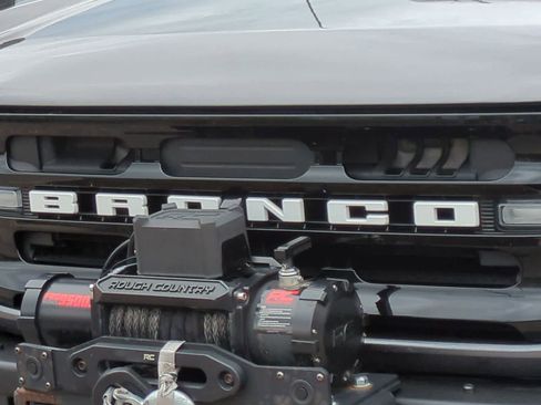 Used 2022 Ford Bronco Outer Banks w/ Sasquatch Package AWD/4WD image 12