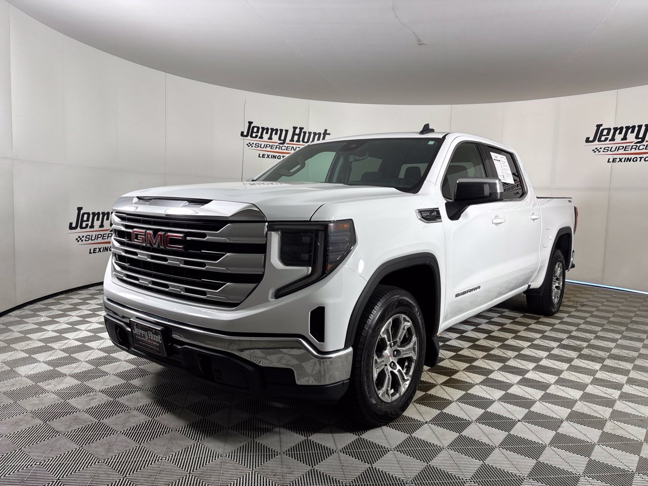 Used 2023 GMC Sierra 1500 SLE AWD/4WD image 1