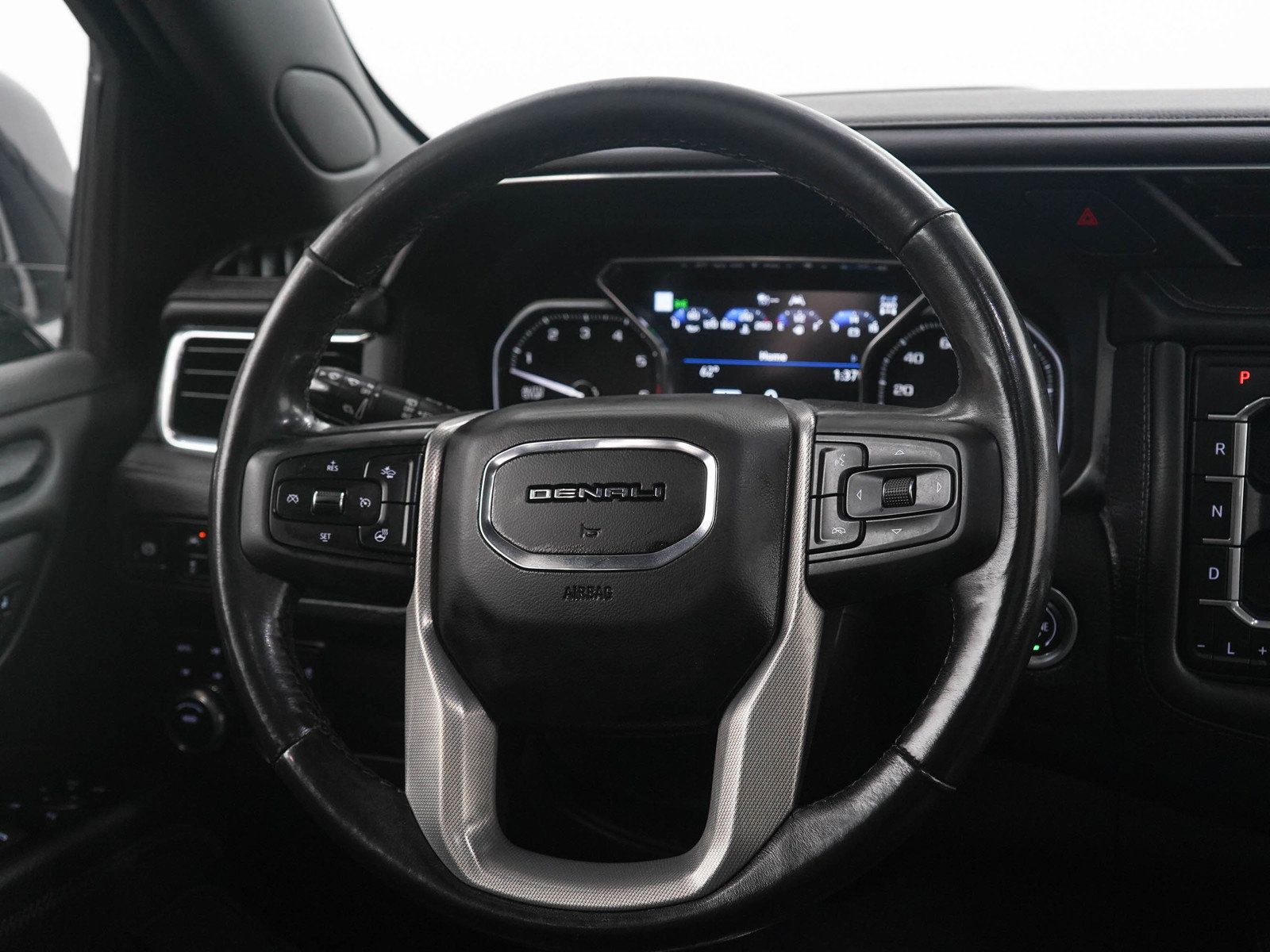 Used 2021 GMC Yukon XL Denali w/ Denali Premium Package AWD/4WD image 20