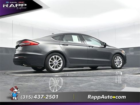 Used 2020 Ford Fusion SE image 13