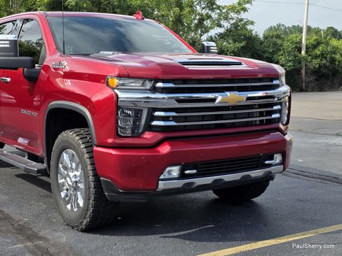 Used 2022 Chevrolet Silverado 2500 High Country w/ Z71 Off-Road Package AWD/4WD image 2