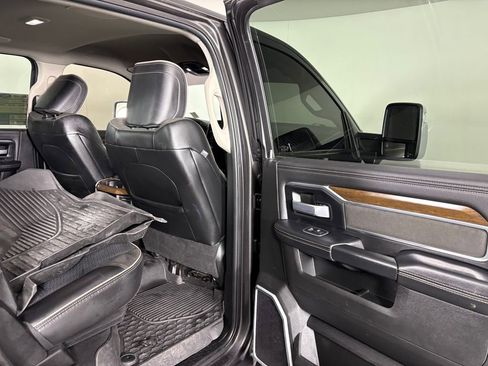 Used 2024 RAM 3500 Laramie w/ Towing Technology Group image 32