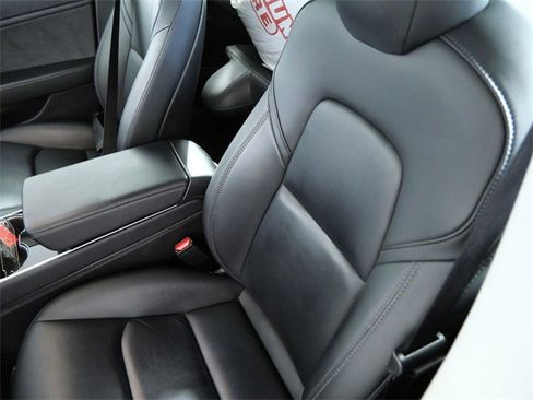 Used 2018 Tesla Model 3 Long Range image 16