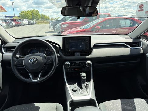 Certified 2020 Toyota RAV4 XLE w/ XLE Grade Weather Package AWD/4WD image 12