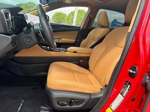 Used 2025 Lexus NX 250 250 Premium w/ Cold Area Package image 18