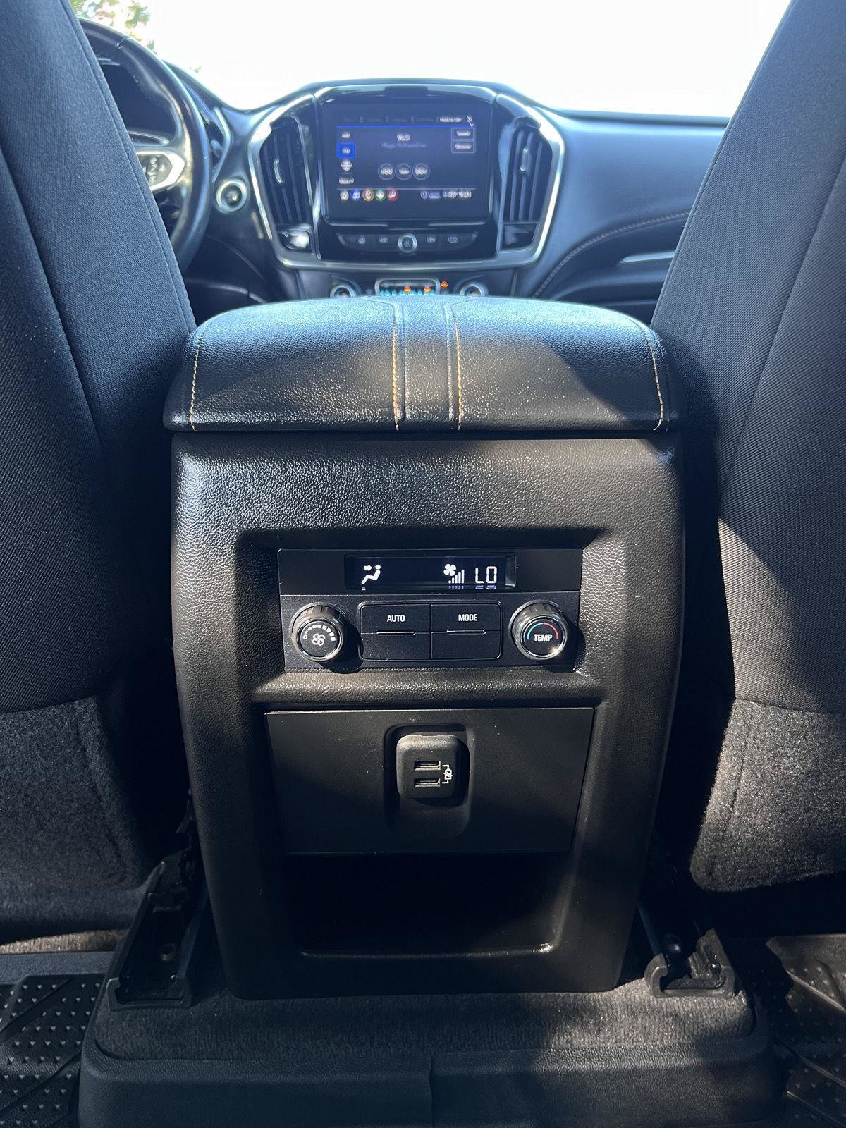 Used 2020 Chevrolet Traverse LT FWD image 18