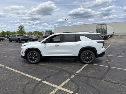 New 2026 Chevrolet Traverse LT w/ Sun and Wheel Package AWD/4WD image 8