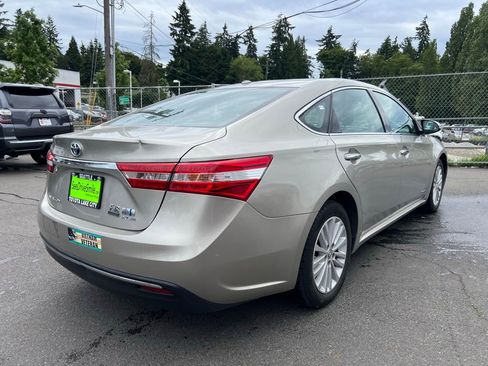 Used 2014 Toyota Avalon XLE Touring FWD image 3