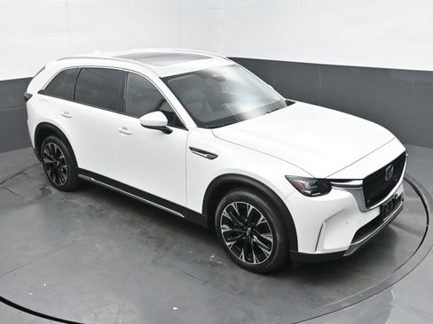 Used 2024 MAZDA CX-90 Plug-In Hybrid w/ Premium Pkg image 28