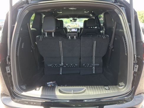 New 2027 Chrysler Pacifica Select FWD image 22