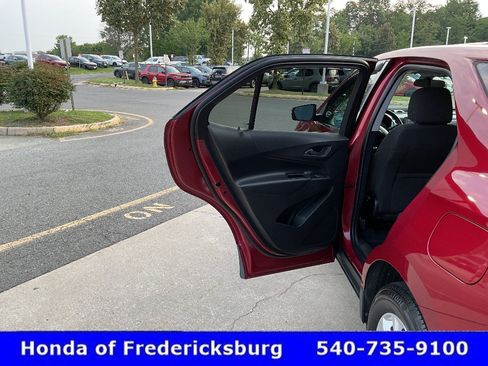 Used 2018 Chevrolet Equinox LT AWD/4WD image 16