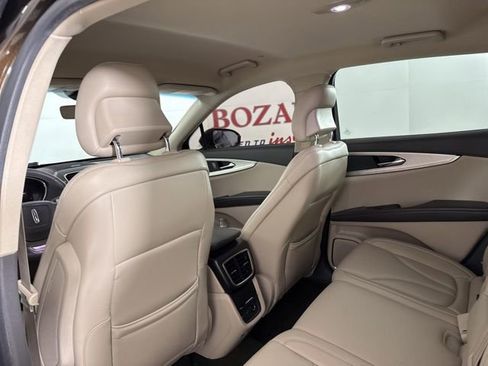 Used 2019 Lincoln Nautilus FWD image 14