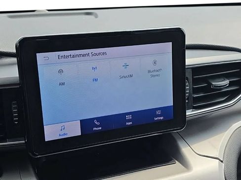 Used 2020 Ford Explorer XLT w/ Equipment Group 202A AWD/4WD image 26