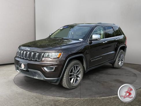 Used 2017 Jeep Grand Cherokee Limited w/ Trailer Tow Group IV AWD/4WD image 3