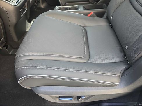 New 2026 INFINITI QX80 Luxe image 14