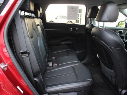 Used 2022 Kia Sorento S AWD/4WD image 32