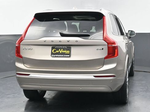 Used 2023 Volvo XC90 B6 Plus image 4