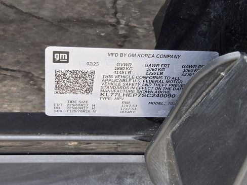 Used 2025 Chevrolet Trax LT w/ LT Convenience Package FWD image 35