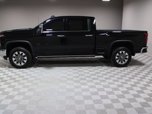 Used 2024 Chevrolet Silverado 2500 LTZ w/ LTZ Convenience Package AWD/4WD image 9