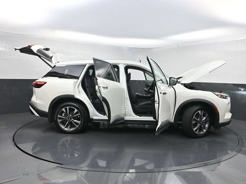 Used 2023 INFINITI QX60 Luxe w/ Performance Audio Package FWD image 40