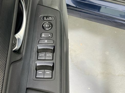 Used 2023 Honda CR-V EX image 17